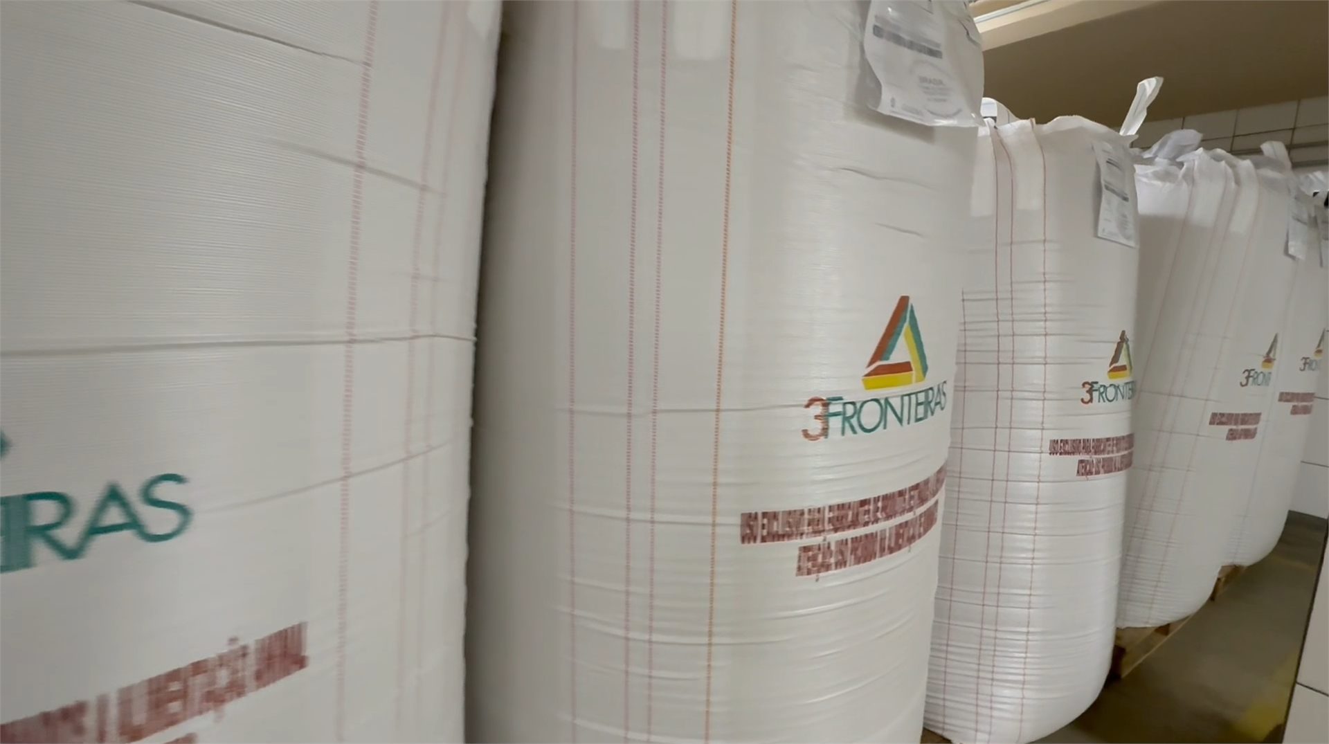 Big bags de farinha de torresmo Três Fronteiras